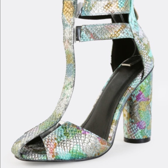 Iridescent snake print sandal - Picture 3 of 4