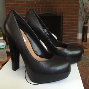 Steve Madden pumps