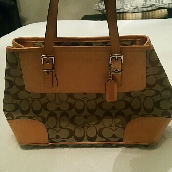 🚨🚨SOLD🚨🚨Vintage coach handbag