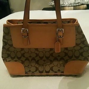 🚨🚨SOLD🚨🚨Vintage coach handbag