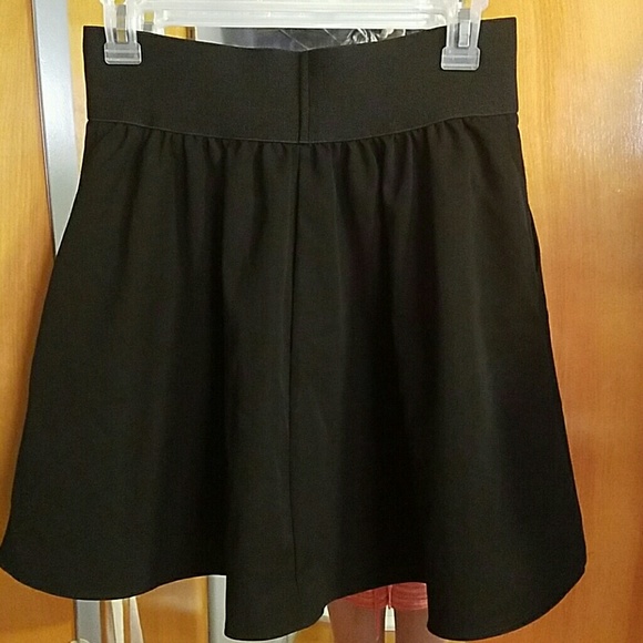 Black express skater skirt, size small!! - Picture 3 of 4