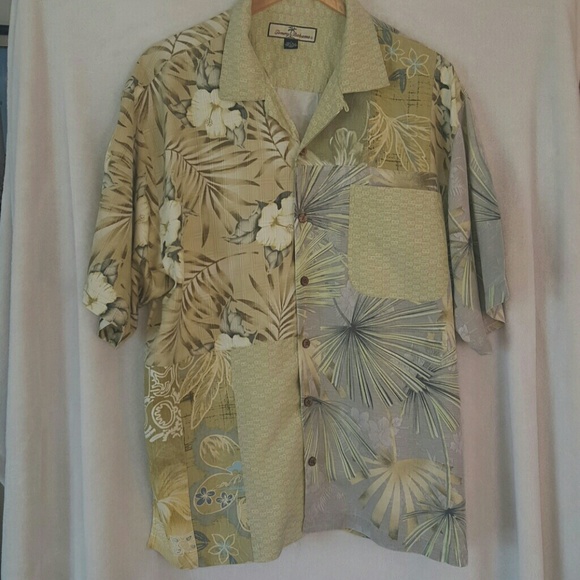TOMMY BAHAMA LARGE BUTTON UP