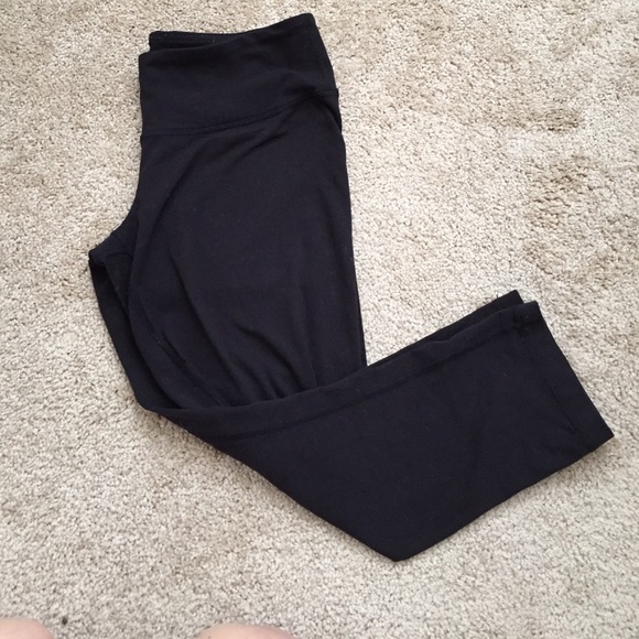 Black Lululemon crops