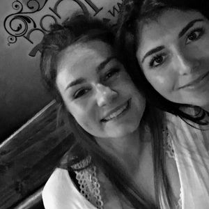 Meet your Posher, Katelyn