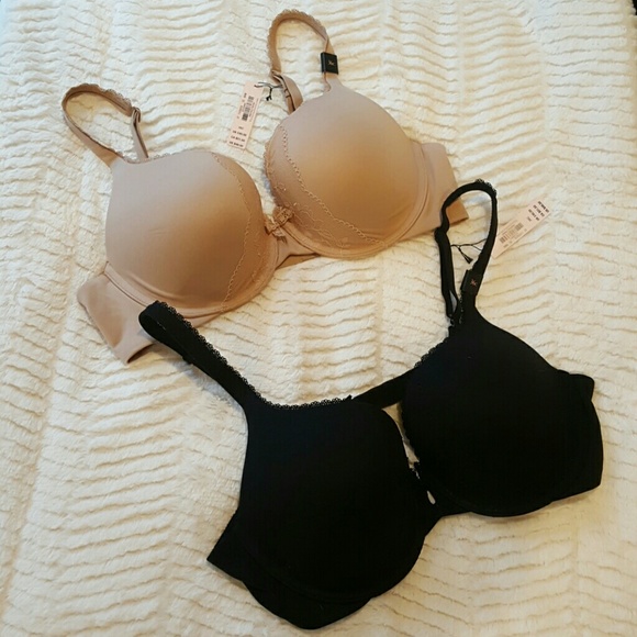 Two victorias secret bra