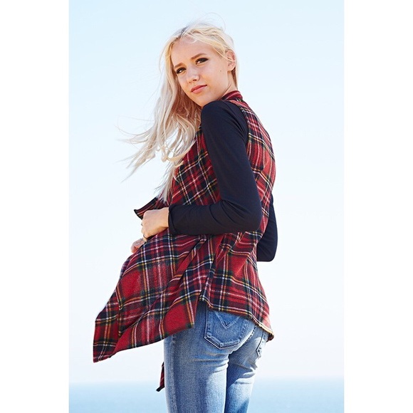 Must Have Plaid Vest ❤️ - Picture 2 of 3