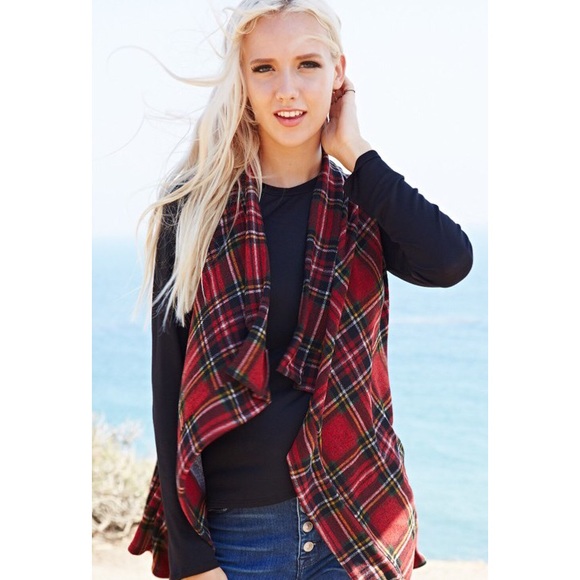 Must Have Plaid Vest ❤️ - Picture 3 of 3