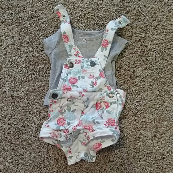 Baby girl overall shorts andatching shirt
