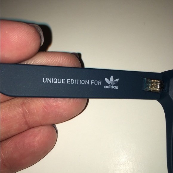 Adidas edition Italia independent.