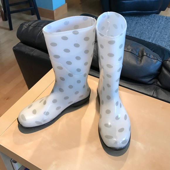 Polka Dot Rainboots