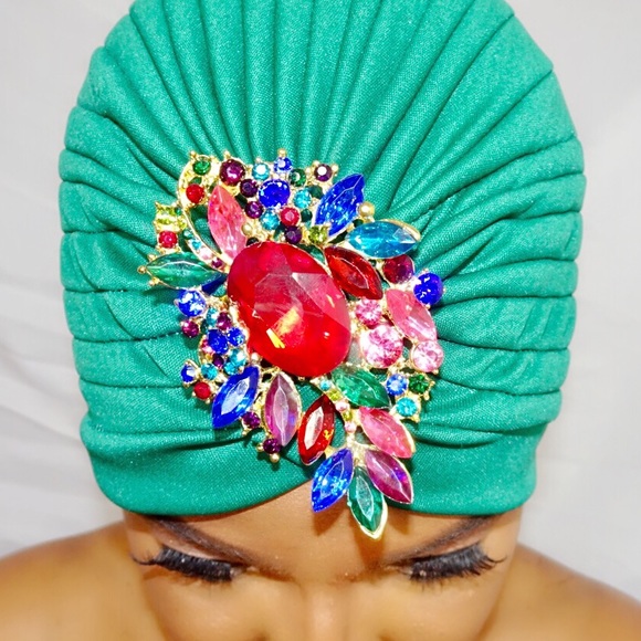 Green Brooches Turban - Picture 2 of 2