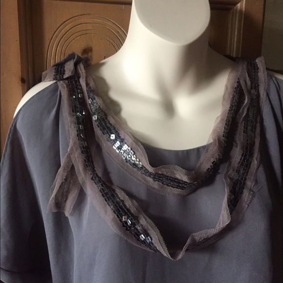 Pretty Loft blouse - Picture 2 of 4