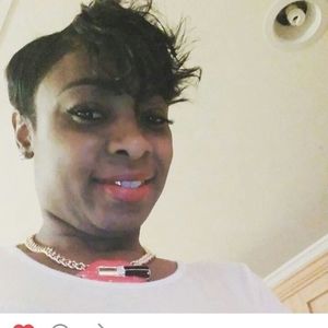 Meet your Posher, Tia