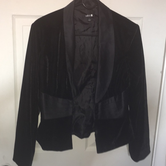 Black tuxedo blazer