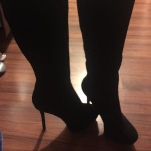 High heel boots