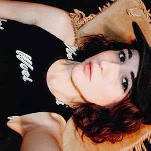 Meet your Posher, Caitlyn