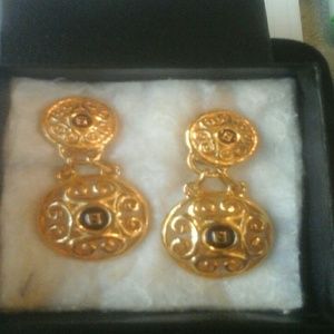 Fendi clipon earings