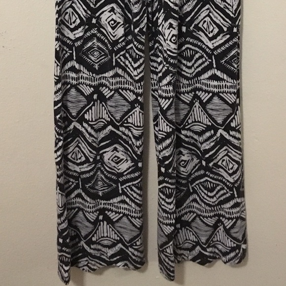 ❤️ Comfy Aztec Pants 🔳 - Picture 2 of 3