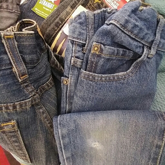 πLOT OF 6 BOY'S JEANS SIZE 7/8 π - Picture 3 of 4