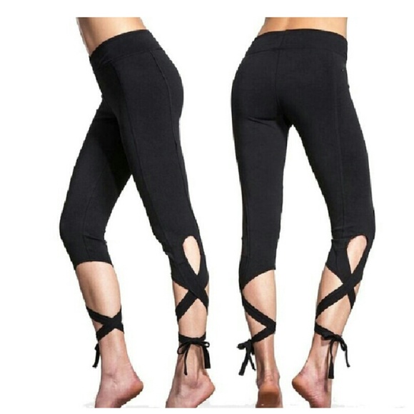 Black yoga pants