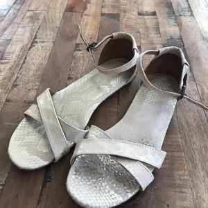 Toms flat sandals