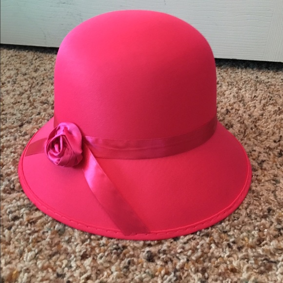 Pink hat, 1940s style