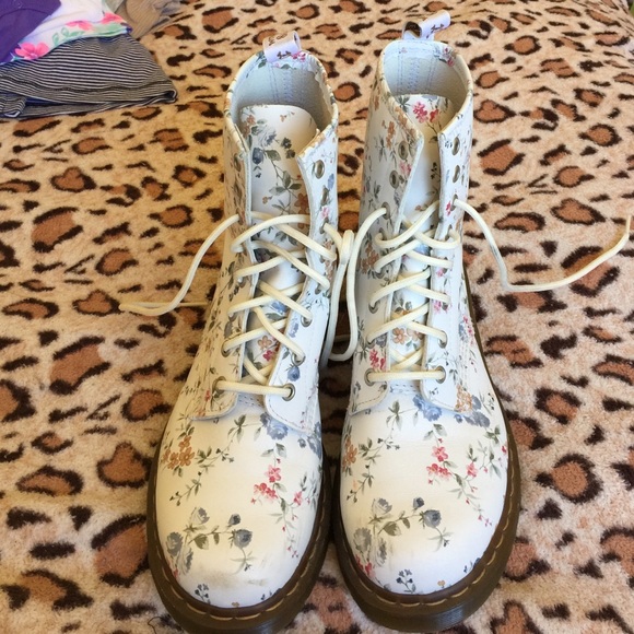 Dr.  marten bnwot