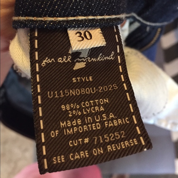 Dark wash 7 of all Mankind flare jeans! - Picture 3 of 4