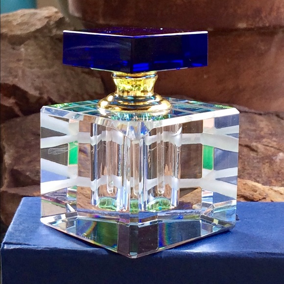 Saks Fifth Avenue Jewelry - 🎄 Heavy Austrian Cut Glass Perfume Bottle. NWOT