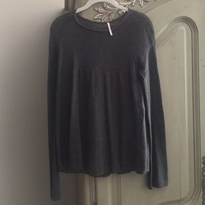 Free People Pull over sweater Size Medium