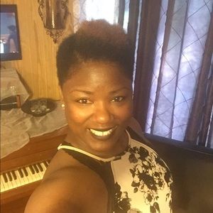 Meet your Posher, Rowena