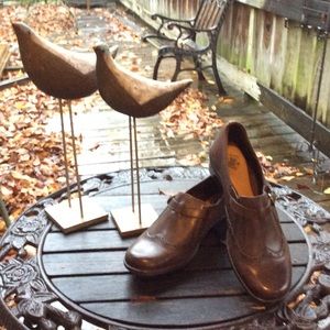 Women's Wingtip Leather Loafer