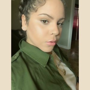 Meet your Posher, Adriana