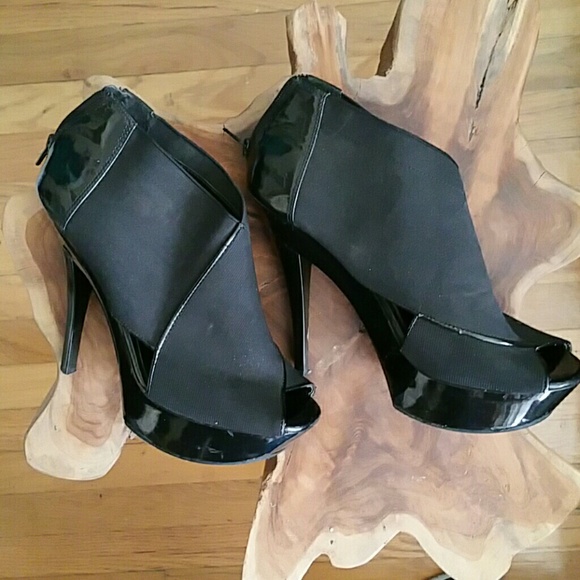BCBG black platforms