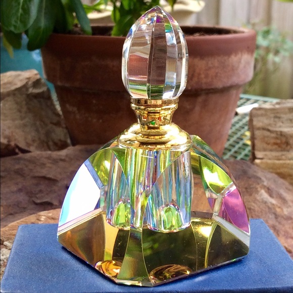 Saks Fifth Avenue Jewelry - 🎄 NIB Heavy Austrian Cut Glass Perfume Bottle 🎄
