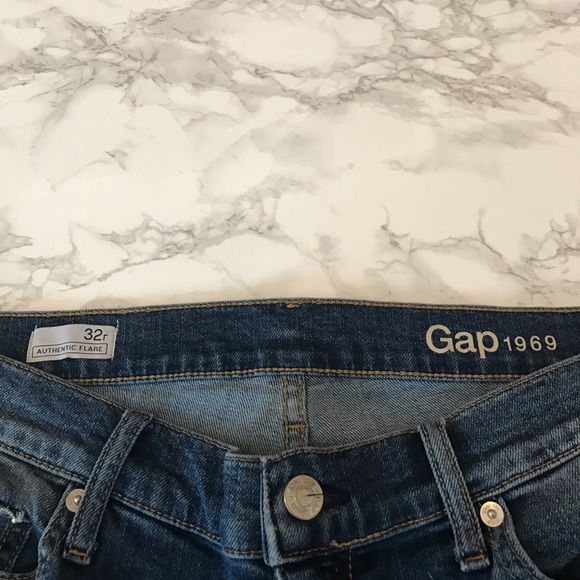 GAP Authentic Flare Jeans - Picture 4 of 4