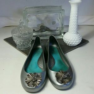 Sale! Oka B Gray Ballet Flats with Flower Size 8