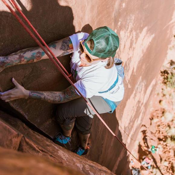 Meet your Posher, Lara - Picture 1 of 1