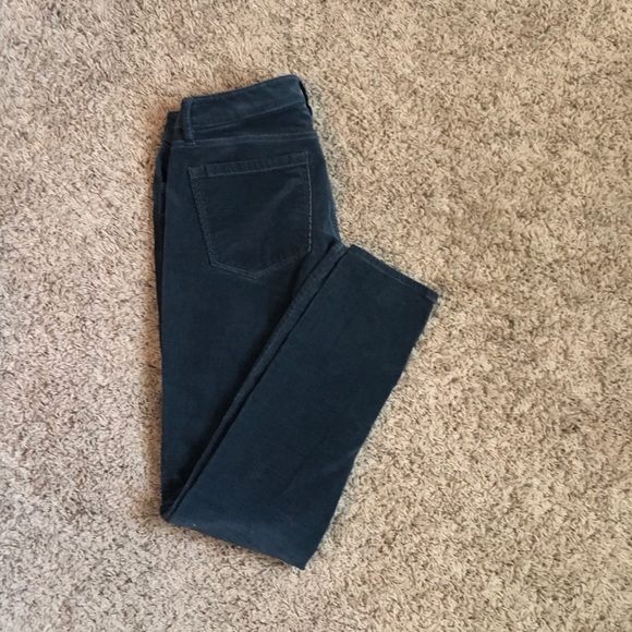 Comfy curvy skinny Loft Corduroy pants