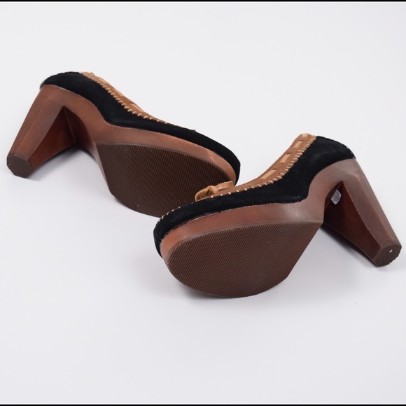 ❌Sold❌NWOB Very Volatile wooden heel pumps - Picture 3 of 4