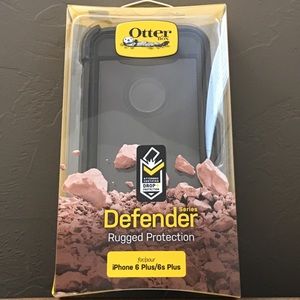 Black Otterbox Series Defender case iPhone 6s Plus
