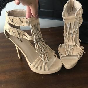 Zigi-soho tan leather fray heels -Size 10