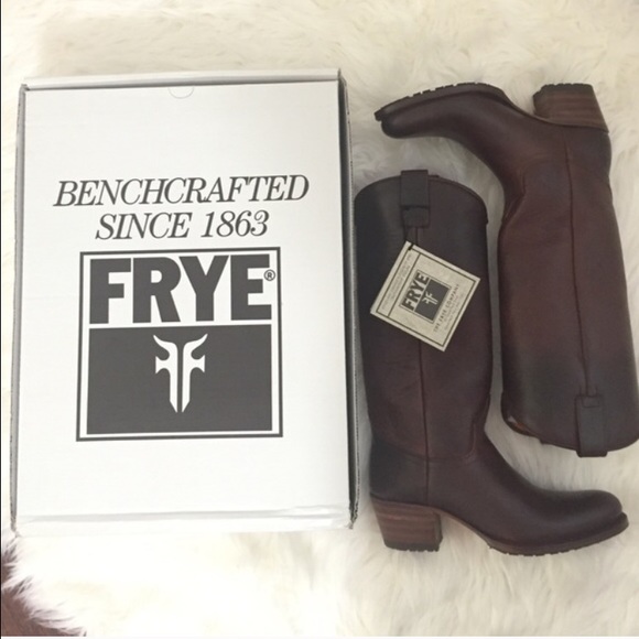 Frye Deborah Lug Tall Boot - Picture 7 of 8