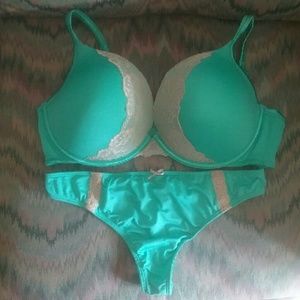 Turquoise and Beige Bra (40DD) and Thong (14/16)