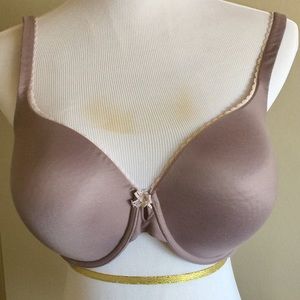 Body by Victoria's Secret Perfect Coverage bra.