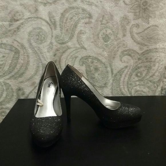 Heels - Picture 1 of 1