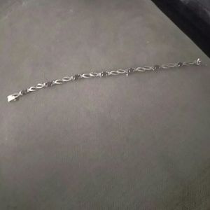 NWOT Beautiful silver & sapphire bracelet