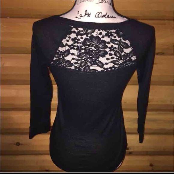 Beautiful lace back thermal