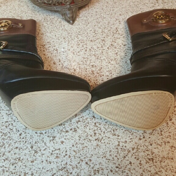 Mk Booties - Picture 3 of 4