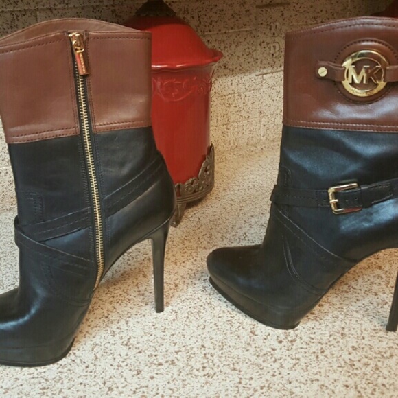 Mk Booties - Picture 4 of 4